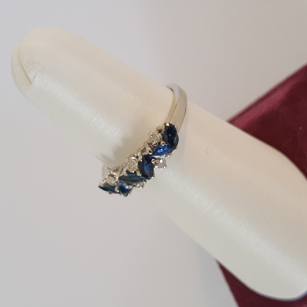 18 karat engagement ring - Picture 3 of 4
